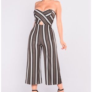Jumpsuit fashion nova size XS